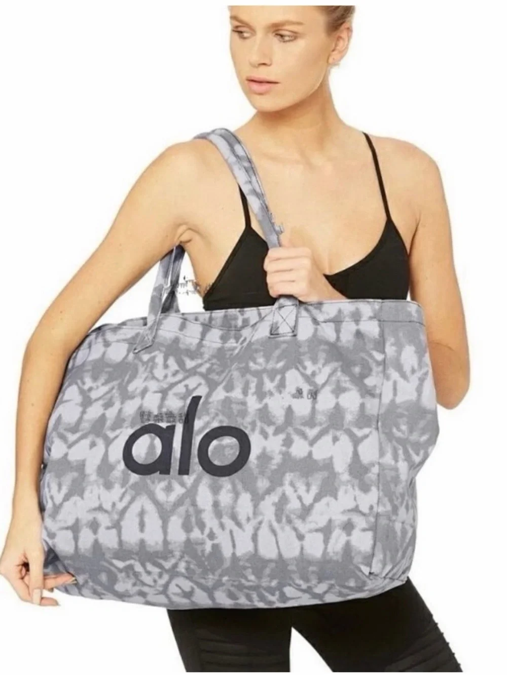 Alo Tie-Dye Canvas Tote Bag in Gray and Cream